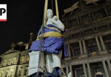 Columbus Statue DEFIANT Comeback at White House Trump places a statue of Christopher Columbus near the